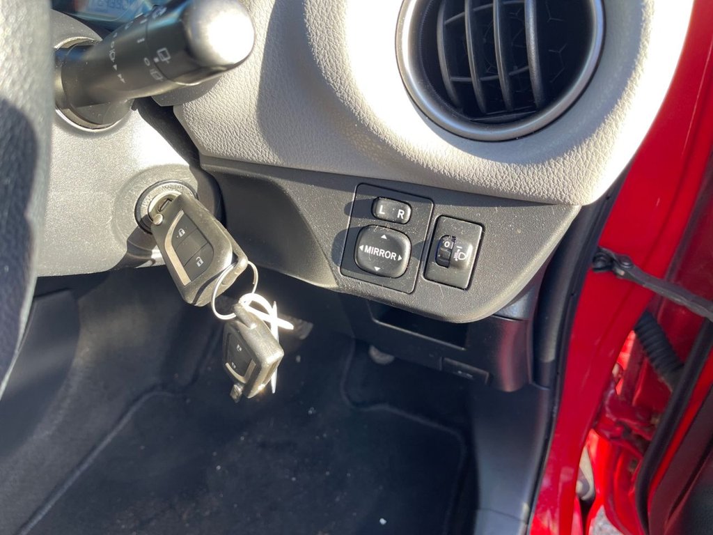 Used Toyota Yaris 2015 for sale - 76496569: Photo 24