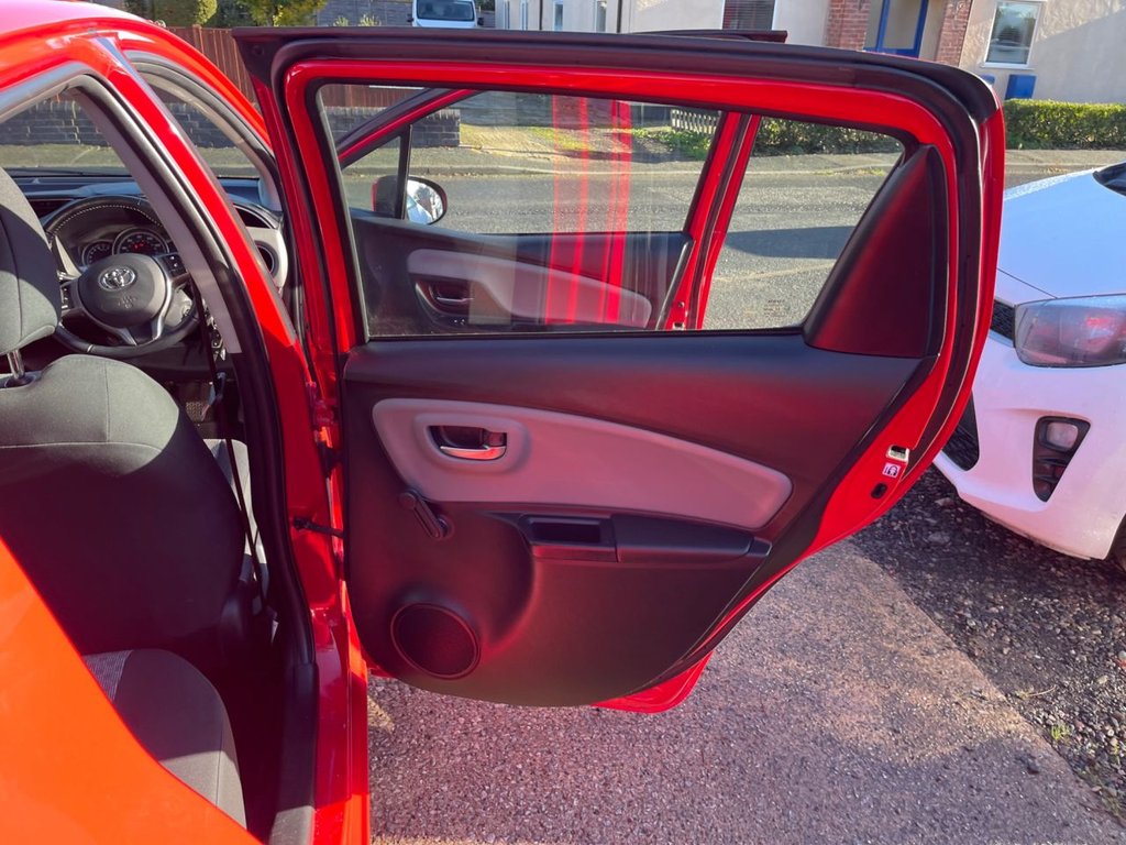 Used Toyota Yaris 2015 for sale - 76496569: Photo 29