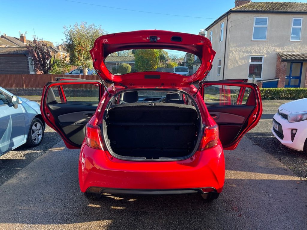 Used Toyota Yaris 2015 for sale - 76496569: Photo 3