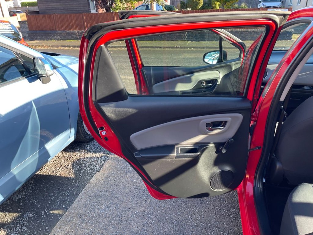 Used Toyota Yaris 2015 for sale - 76496569: Photo 36