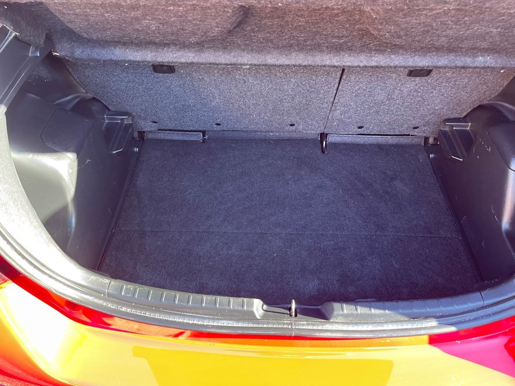 Used Toyota Yaris 2015 for sale - 76496569: Photo 37