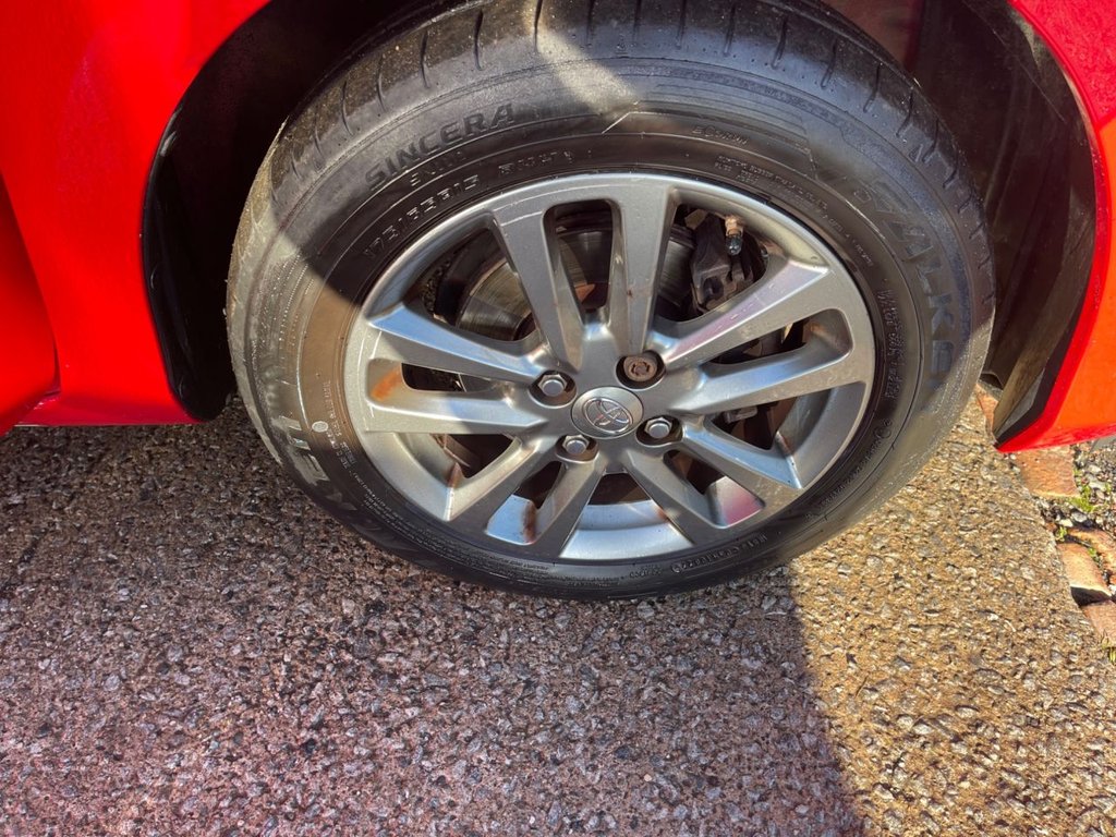 Used Toyota Yaris 2015 for sale - 76496569: Photo 38