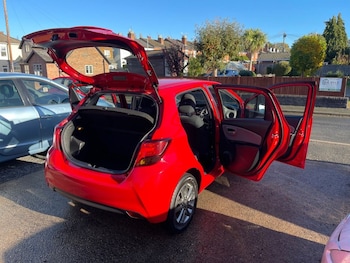 Used Toyota Yaris 2015 for sale - 76496569: Photo