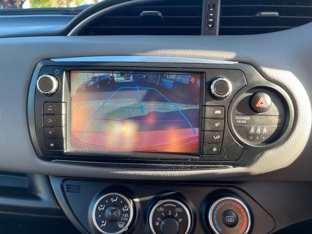 Used Toyota Yaris 2015 for sale - 76496569: Photo 8