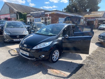 Used Ford Fiesta 2010 for sale - 79103246: Photo