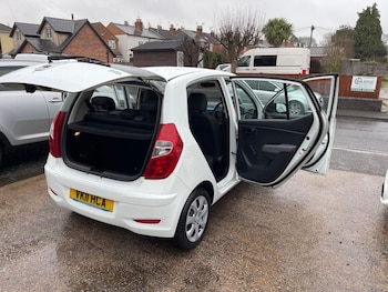 Used Hyundai i10 2011 for sale - 77355831: Photo