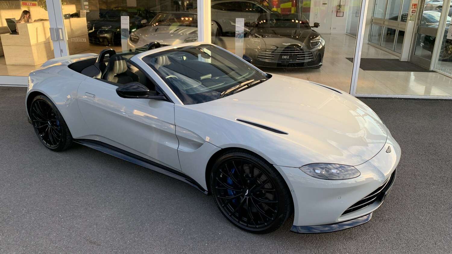Used Aston Martin Vantage 2023 for sale - 76387065: Photo 15