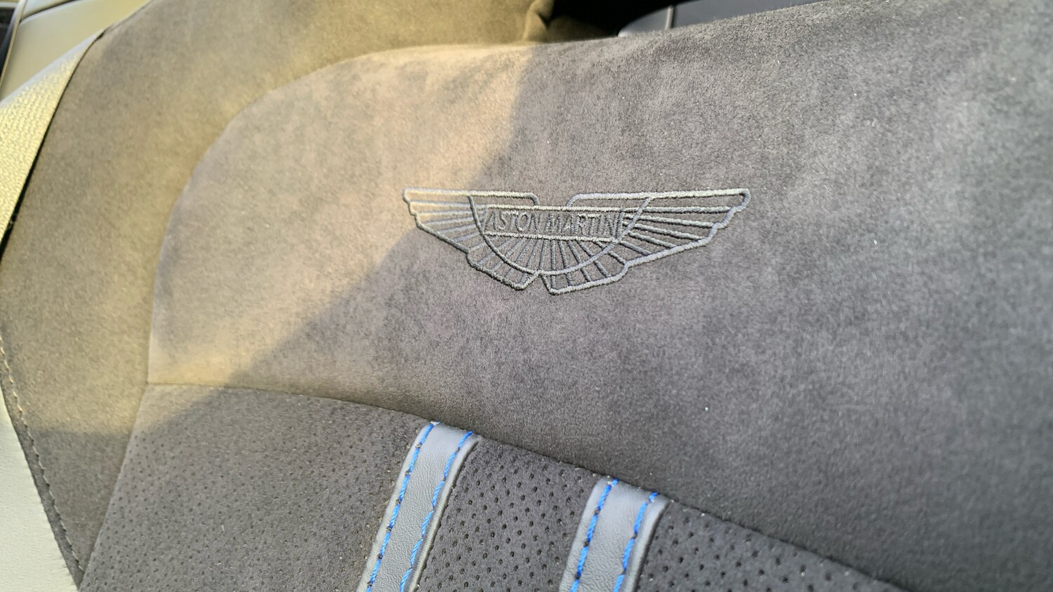 Used Aston Martin Vantage 2023 for sale - 76387065: Photo 19