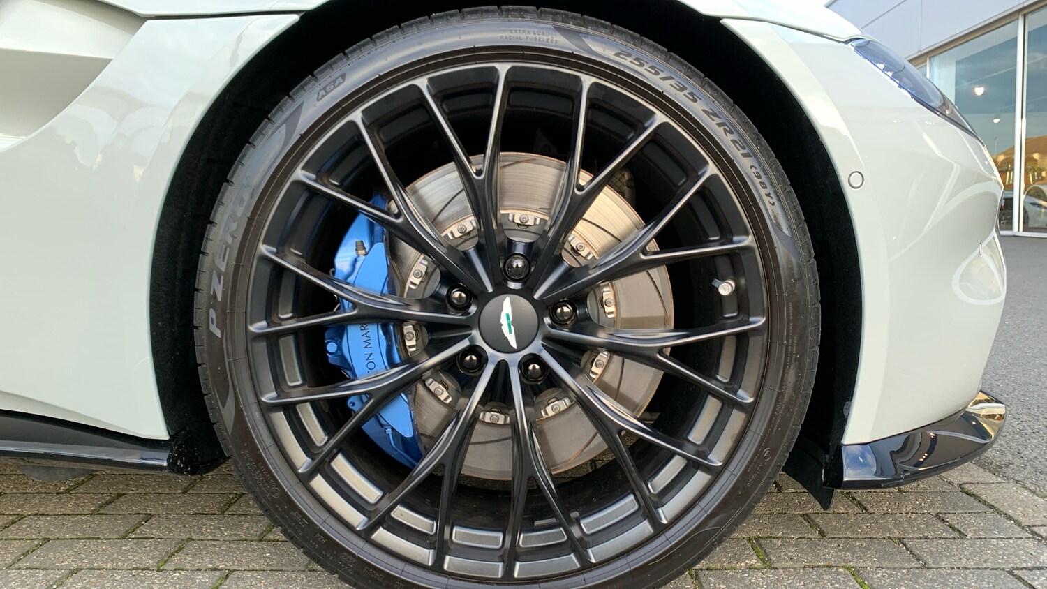 Used Aston Martin Vantage 2023 for sale - 76387065: Photo 4