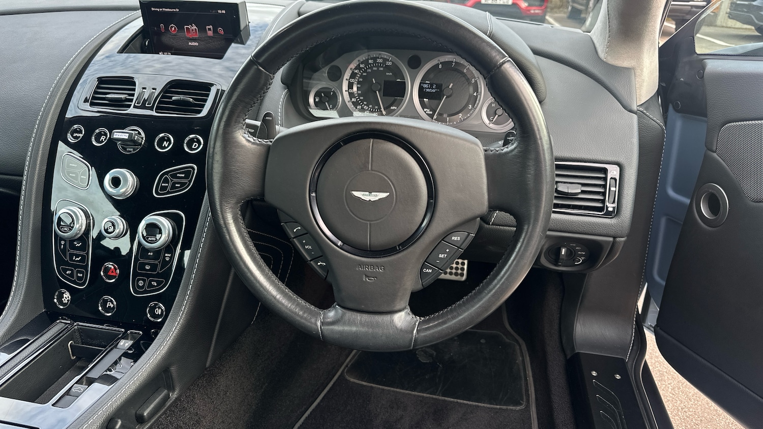 Used Aston Martin Vantage 2016 for sale - 76134387: Photo 10