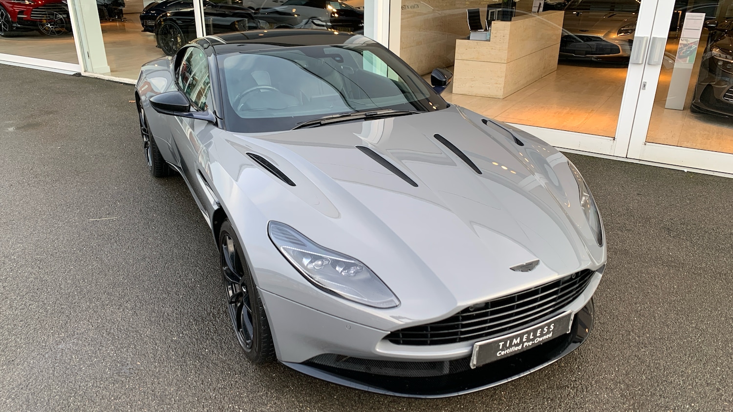 Used Aston Martin DB11 2019 for sale - 77357053: Photo 17