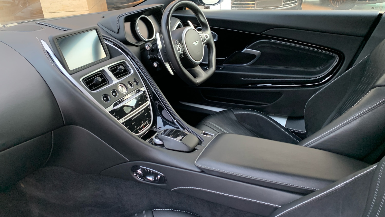 Used Aston Martin DB11 2019 for sale - 77357053: Photo 23