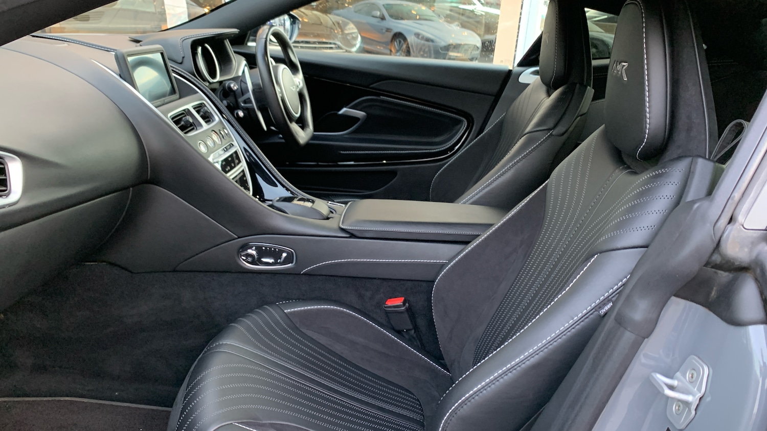 Used Aston Martin DB11 2019 for sale - 77357053: Photo 25