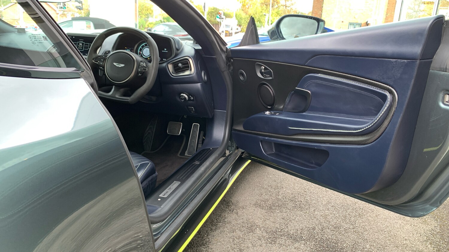 Used Aston Martin DB11 for sale - 76396782: Photo 23