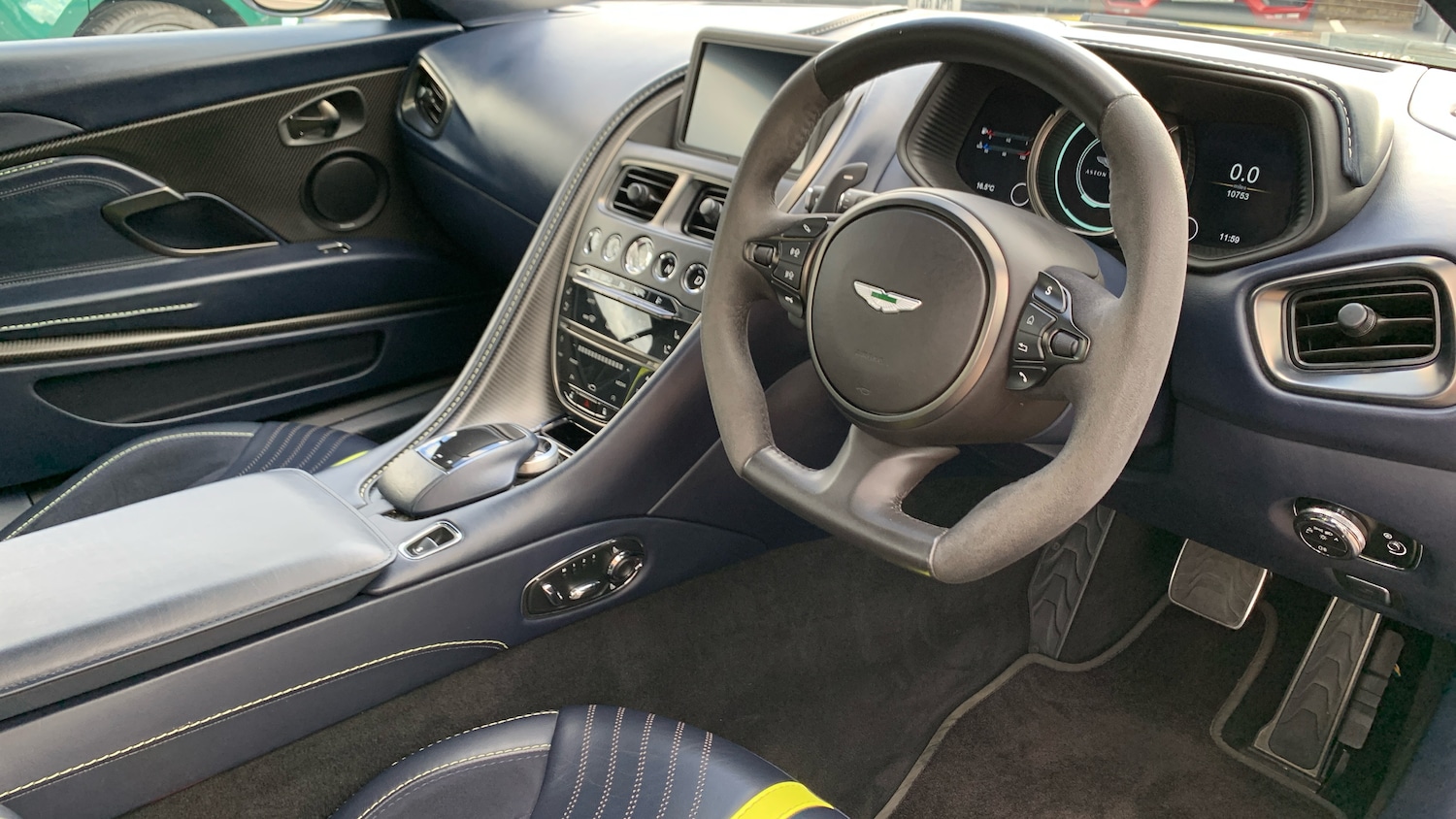 Used Aston Martin DB11 for sale - 76396782: Photo 3