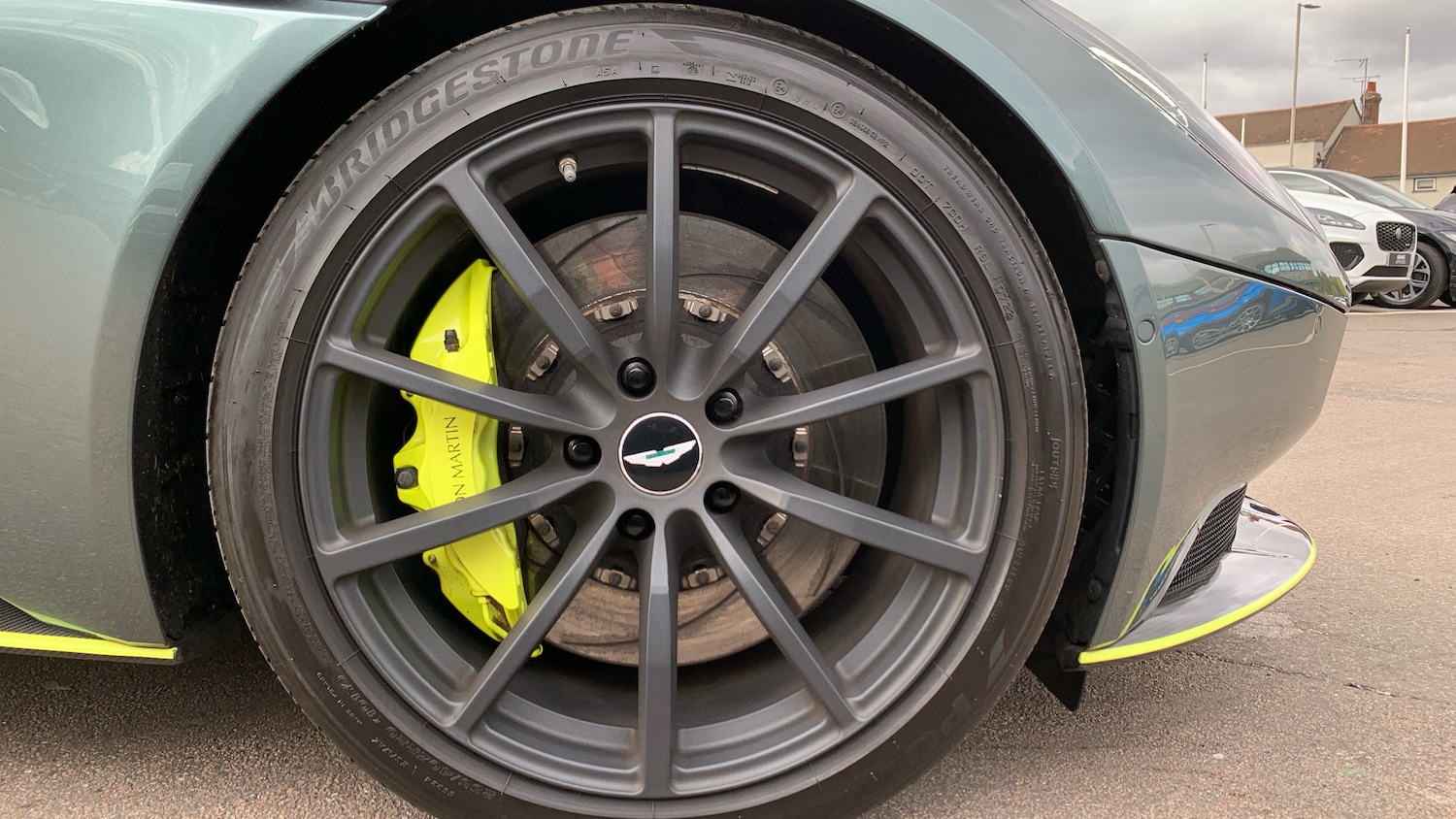 Used Aston Martin DB11 for sale - 76396782: Photo 4