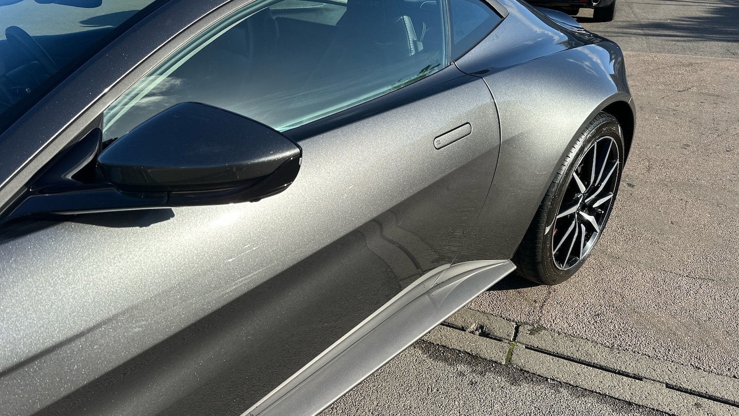 Used Aston Martin Vantage 2019 for sale - 76368826: Photo 14