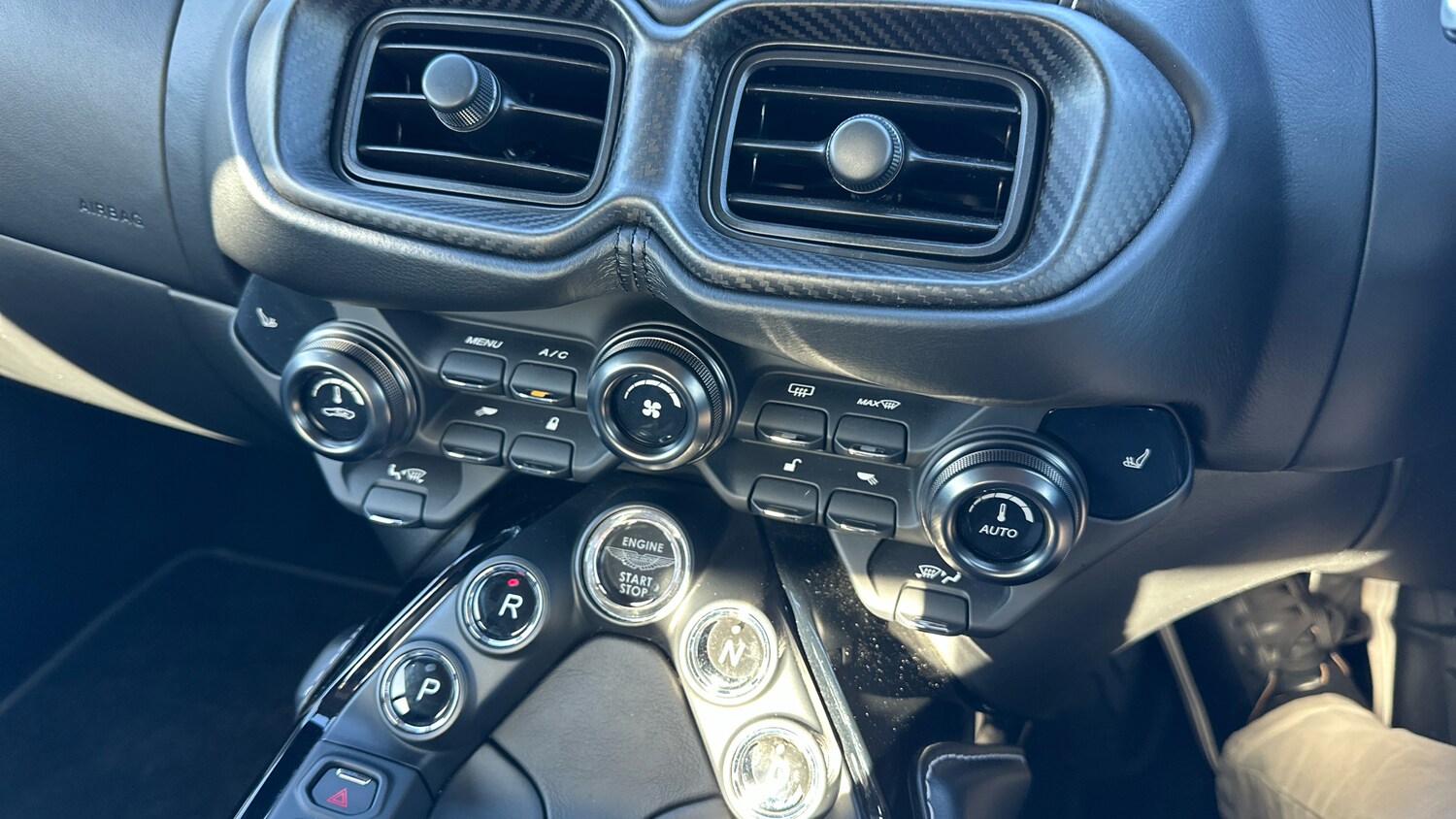 Used Aston Martin Vantage 2019 for sale - 76368826: Photo 21