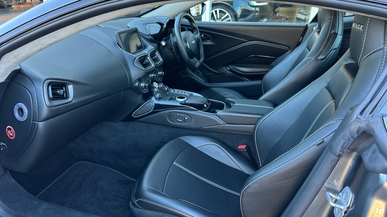 Used Aston Martin Vantage 2019 for sale - 76368826: Photo 22