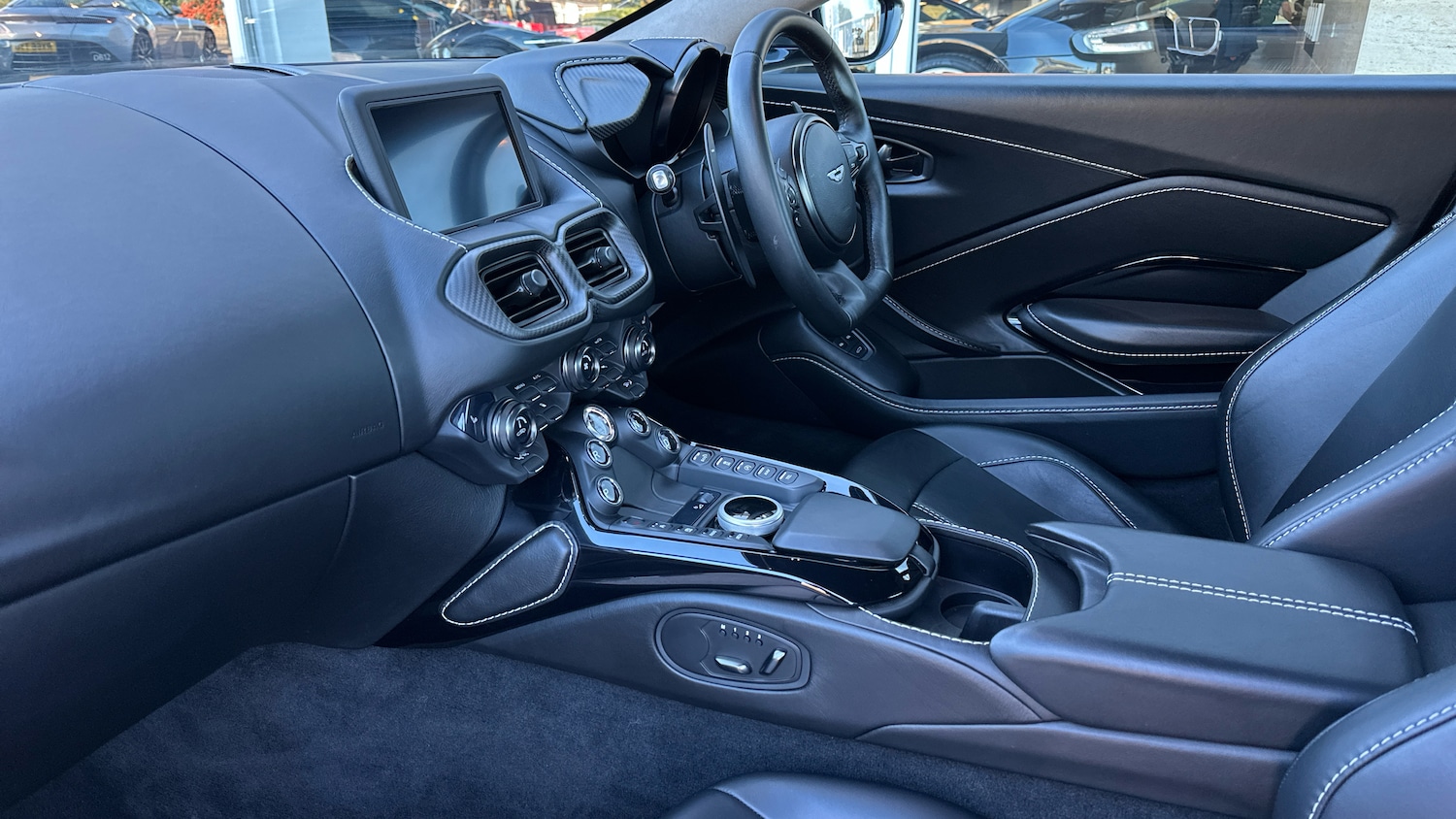 Used Aston Martin Vantage 2019 for sale - 76368826: Photo 24