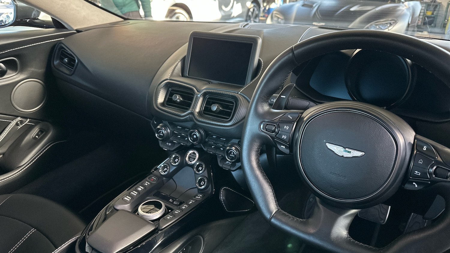 Used Aston Martin Vantage 2019 for sale - 76368826: Photo 9