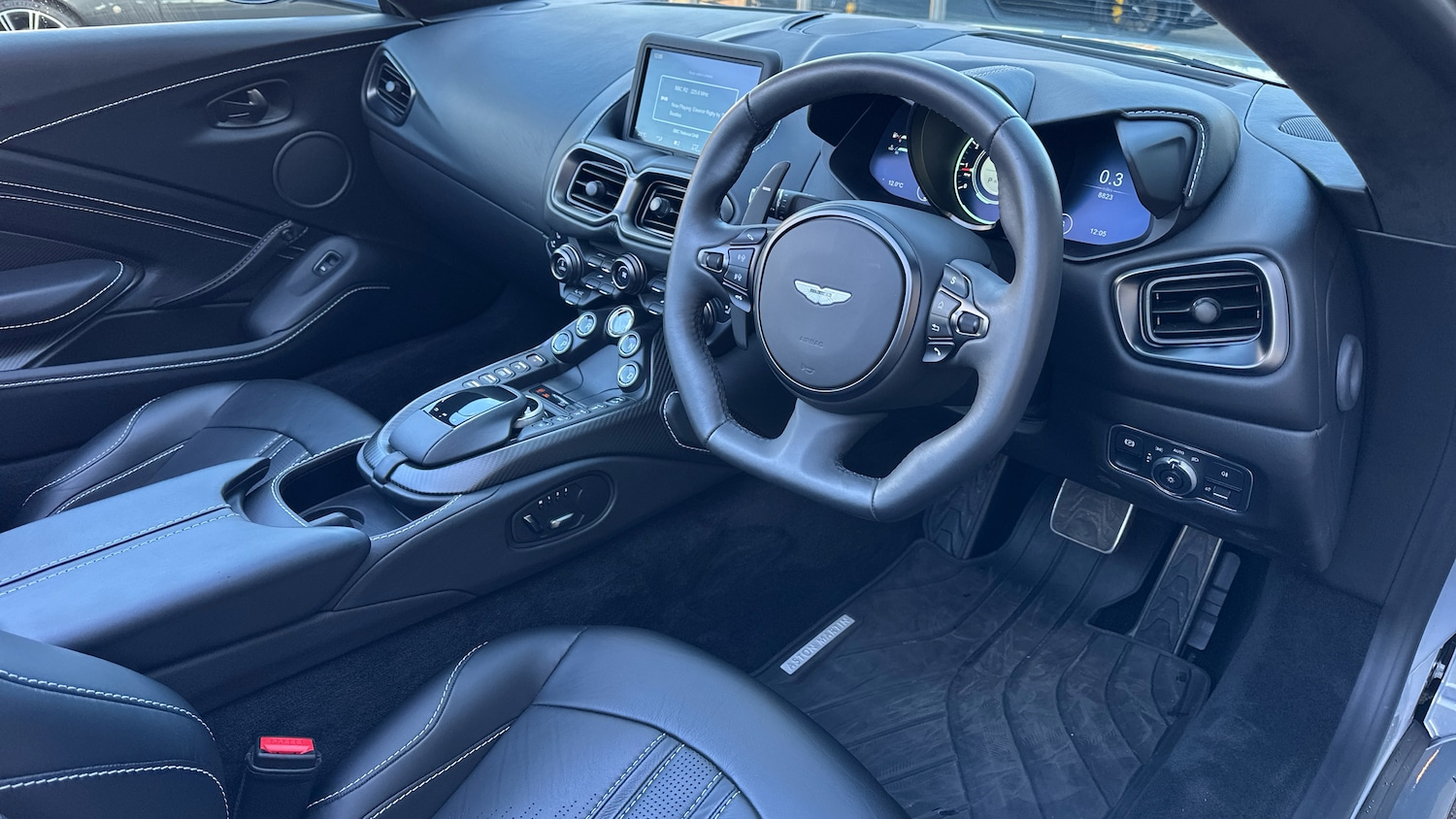 Used Aston Martin Vantage 2021 for sale - 76368820: Photo 3