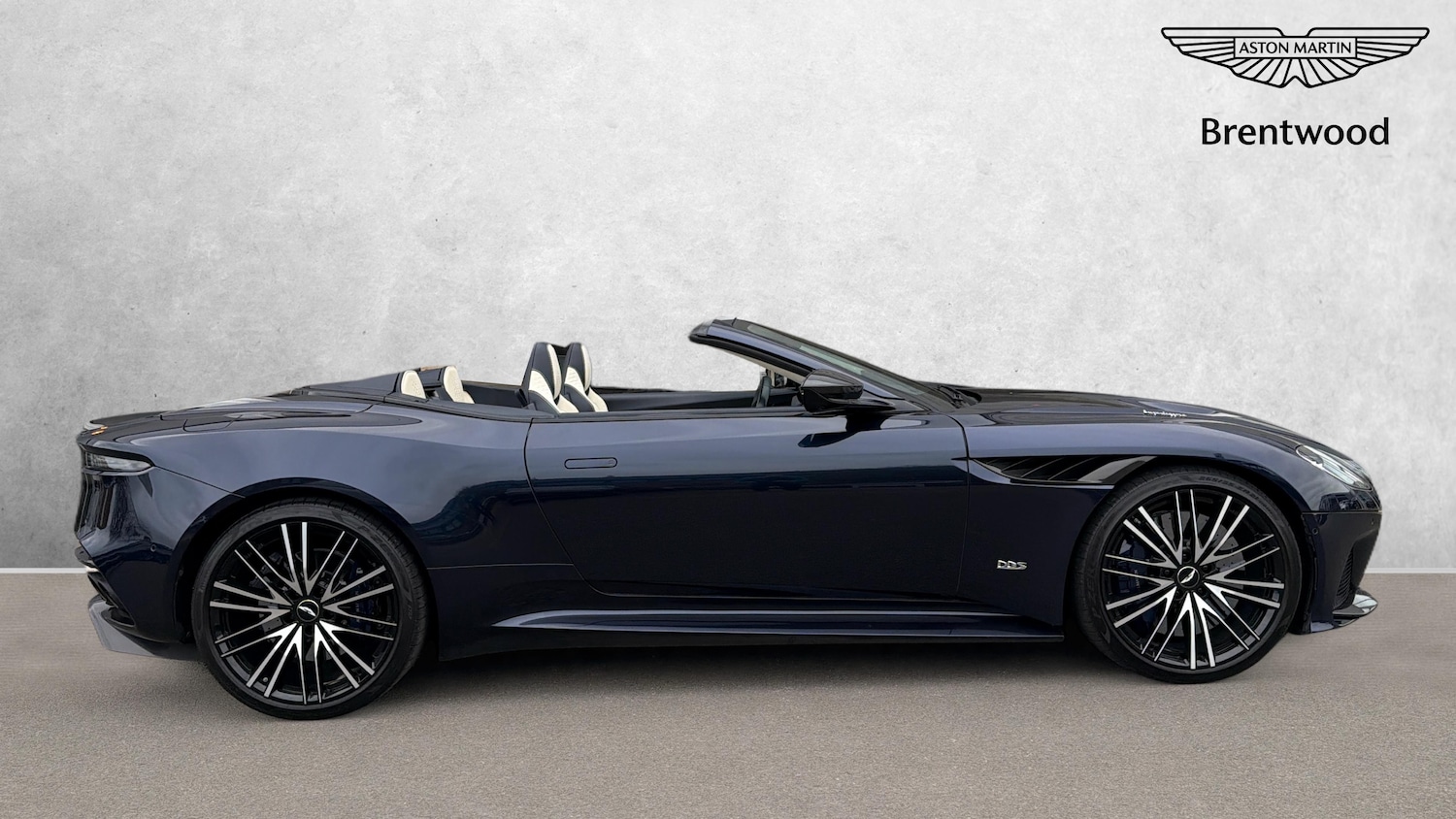 Used Aston Martin DBS 2021 for sale - 78045711: Photo 12