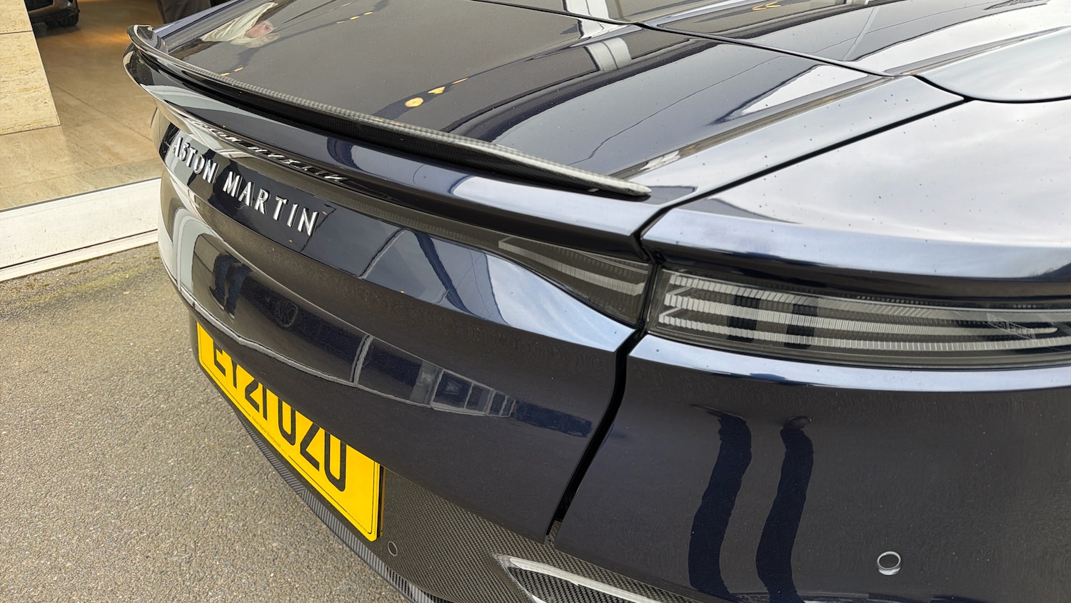 Used Aston Martin DBS 2021 for sale - 78045711: Photo 8