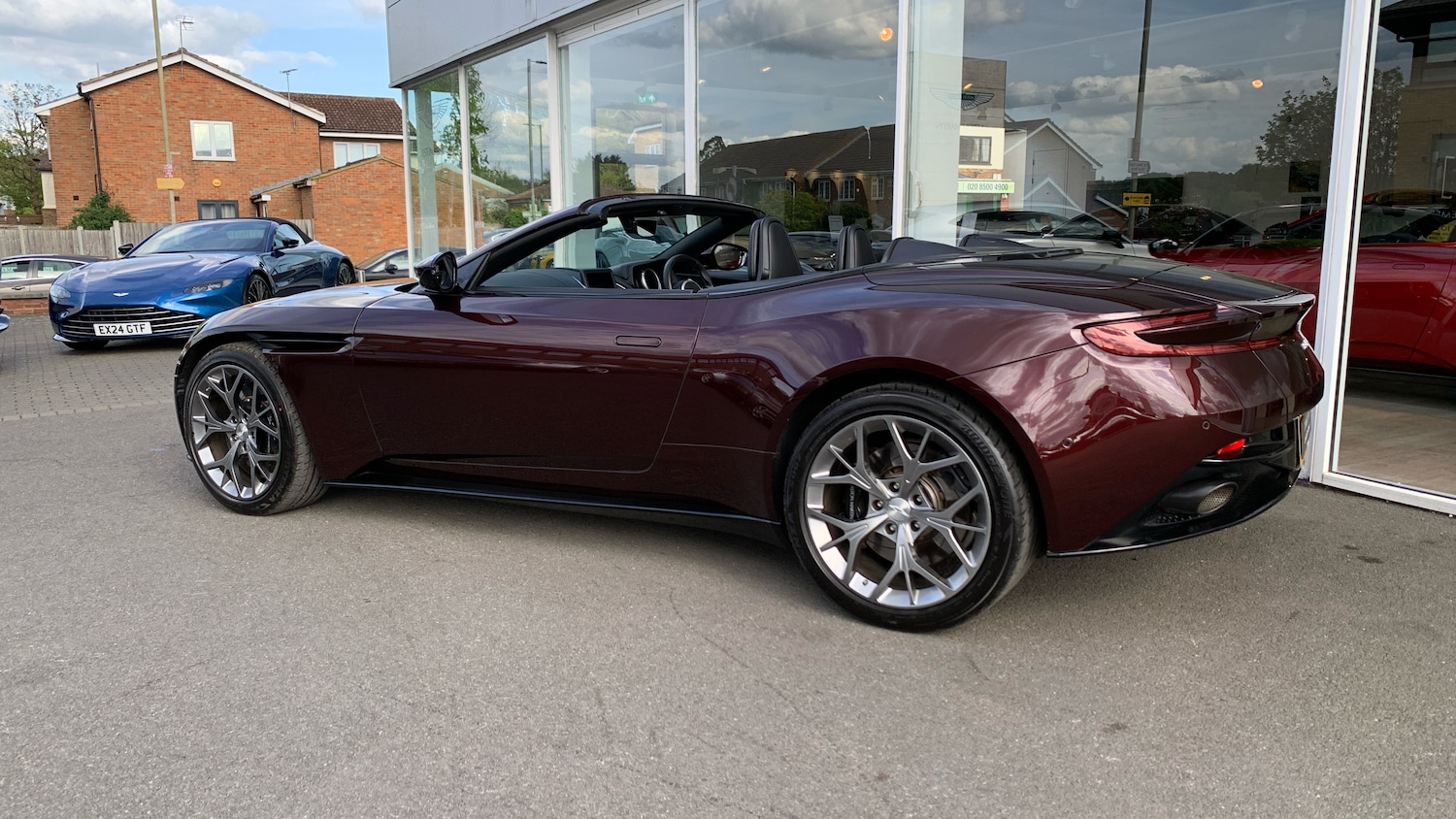 Used Aston Martin DB11 for sale - 76725779: Photo 14