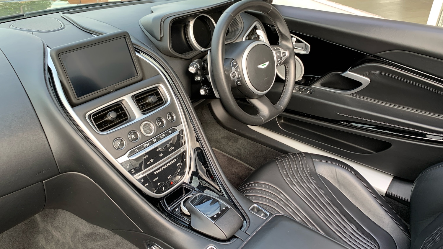 Used Aston Martin DB11 for sale - 76725779: Photo 18