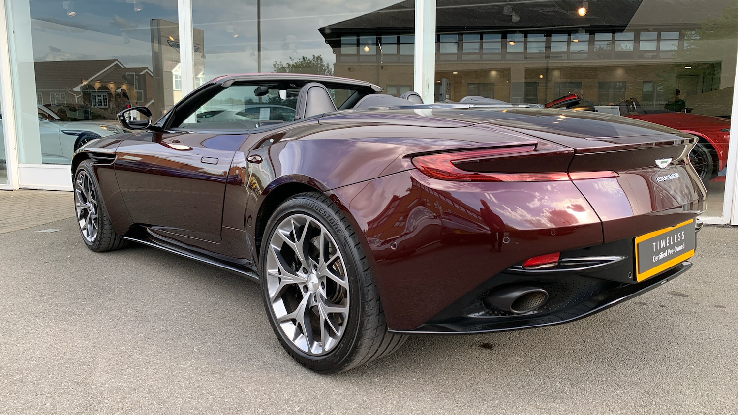 Used Aston Martin DB11 for sale - 76725779: Photo 23