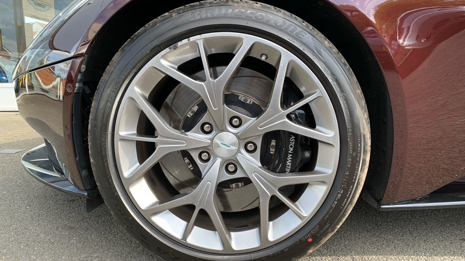 Used Aston Martin DB11 for sale - 76725779: Photo 4