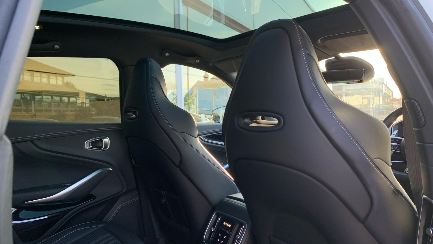 Used Aston Martin DBX 2025 for sale - 77766763: Photo 16