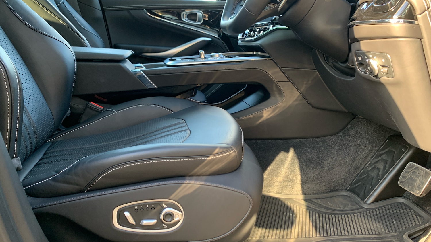 Used Aston Martin DBX 2025 for sale - 77766763: Photo 25