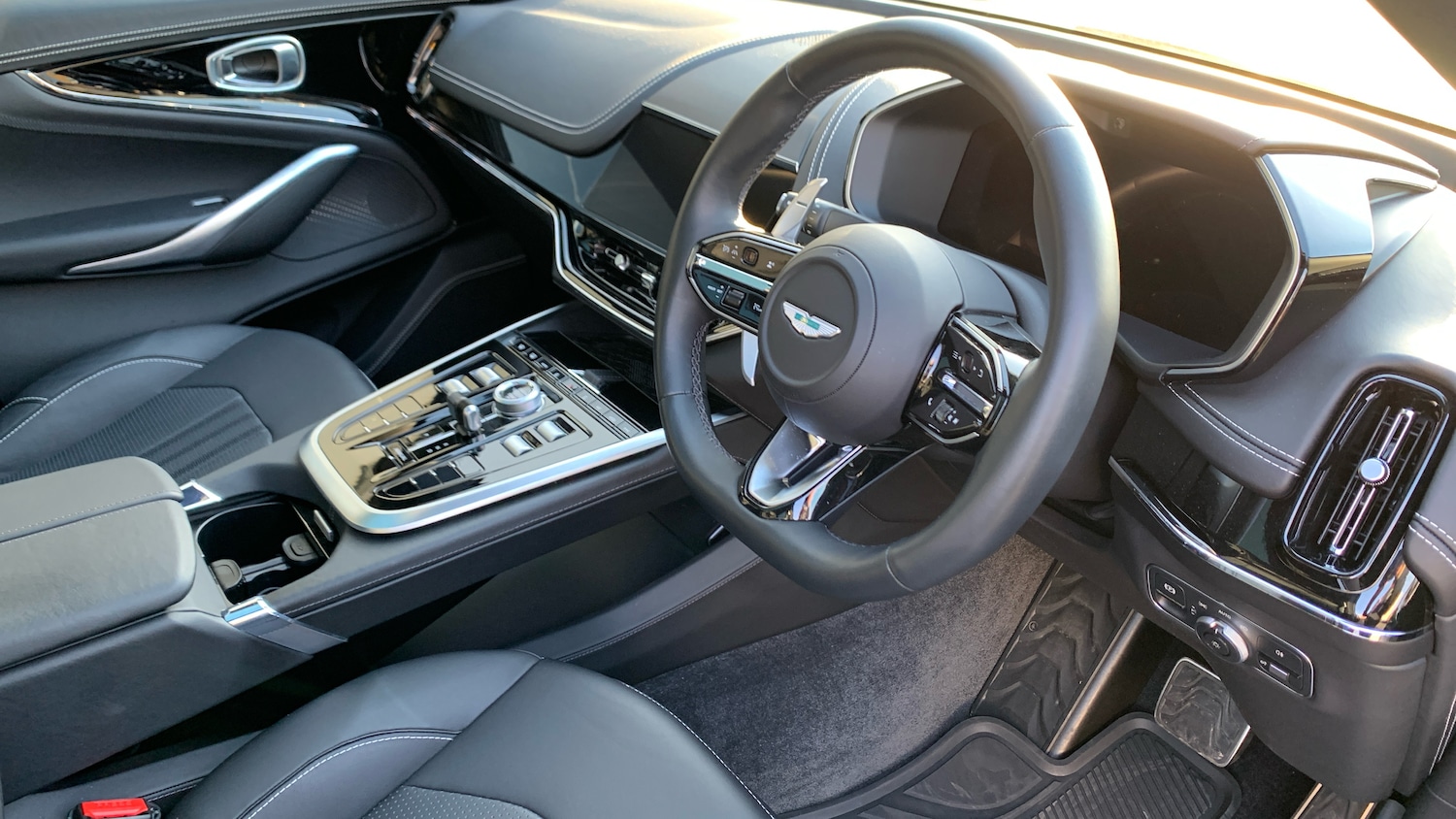 Used Aston Martin DBX 2025 for sale - 77766763: Photo 3