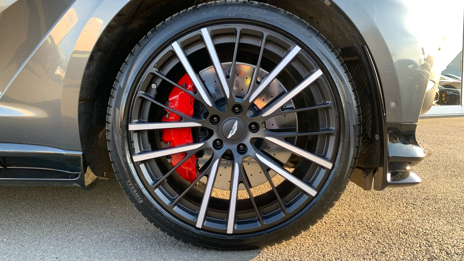 Used Aston Martin DBX 2025 for sale - 77766763: Photo 4