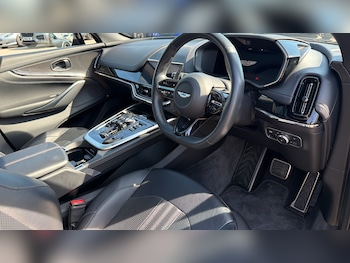 Used Aston Martin DBX 2025 for sale - 79483113: Photo