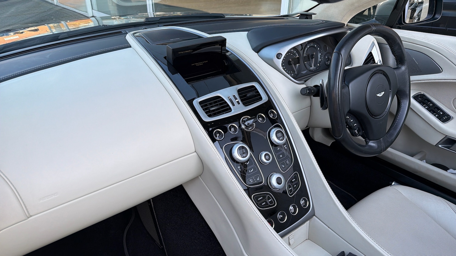 Used Aston Martin Vanquish 2016 for sale - 77968576: Photo 19