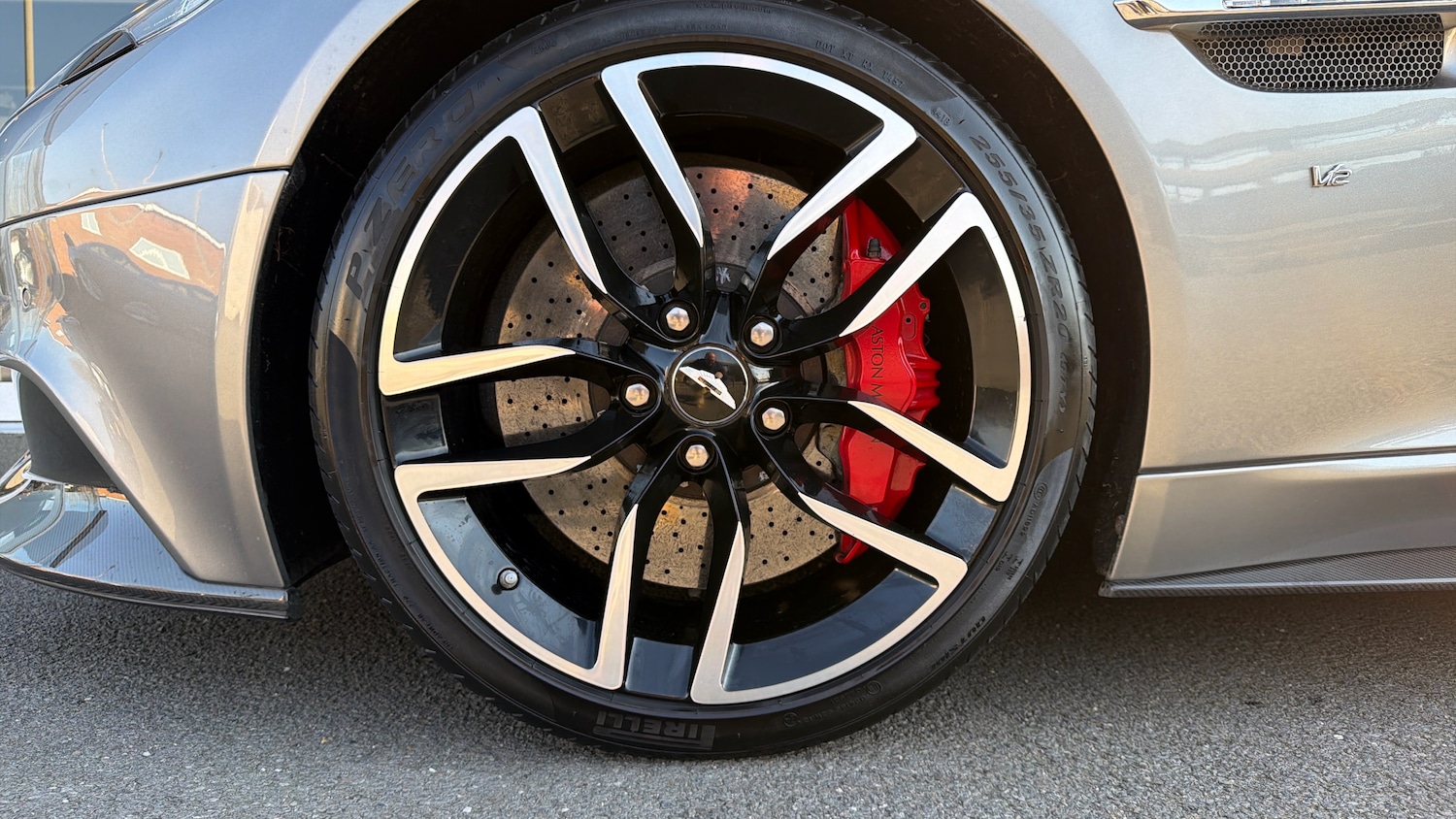 Used Aston Martin Vanquish 2016 for sale - 77968576: Photo 4