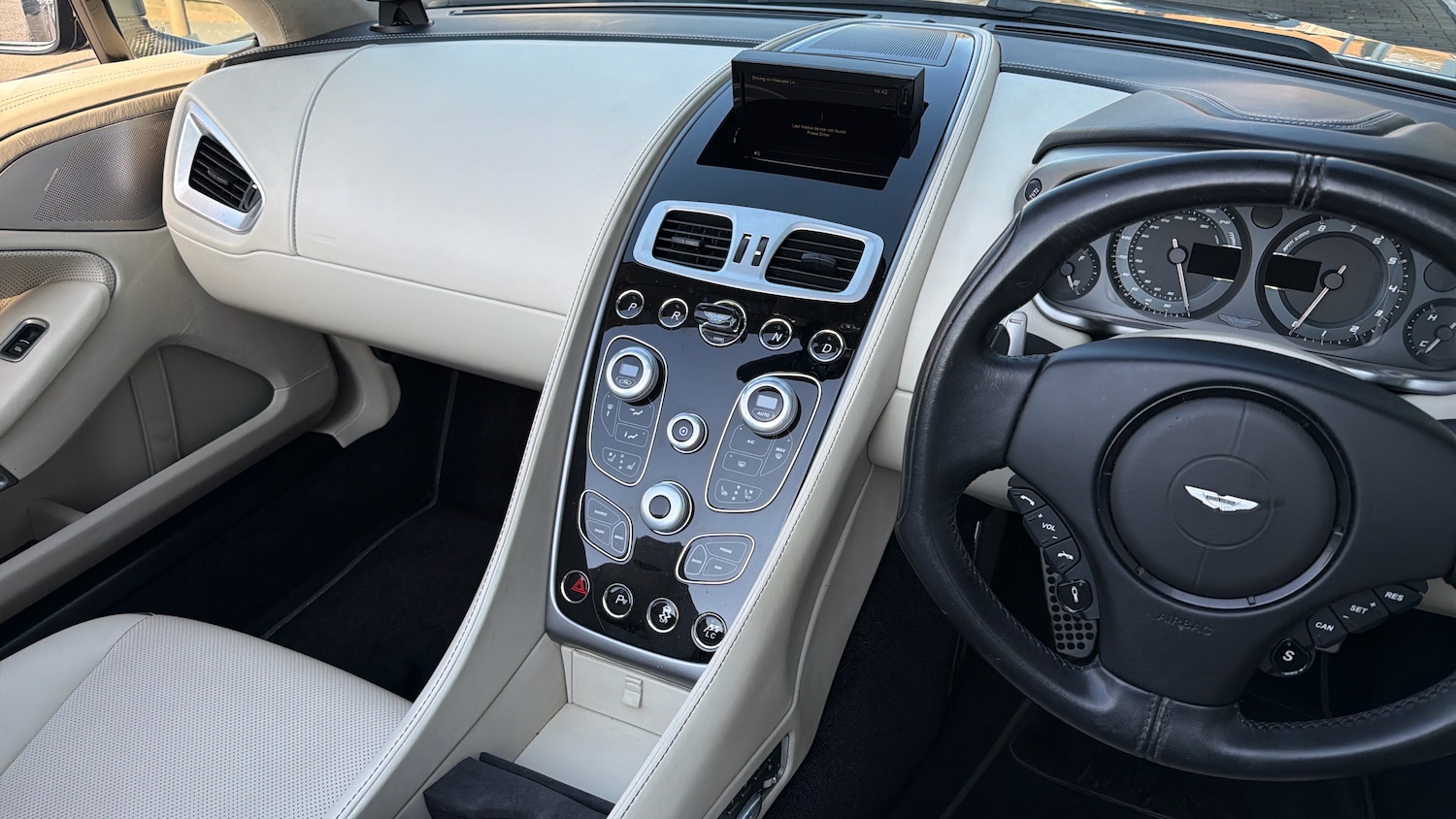 Used Aston Martin Vanquish 2016 for sale - 77968576: Photo 9