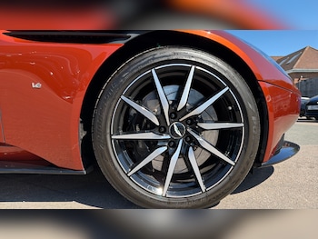 Used Aston Martin DB11 2018 for sale - 78373771: Photo