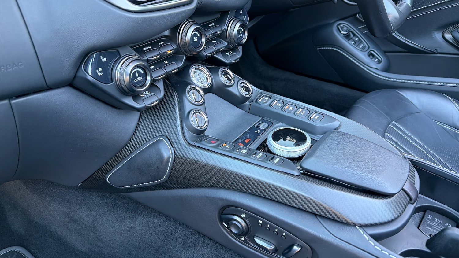 Used Aston Martin Vantage 2022 for sale - 78045710: Photo 16