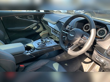 Used Aston Martin DBX 2025 for sale - 79519749: Photo