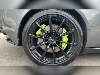 Used Aston Martin DB11 2019 for sale - 79267058: Photo