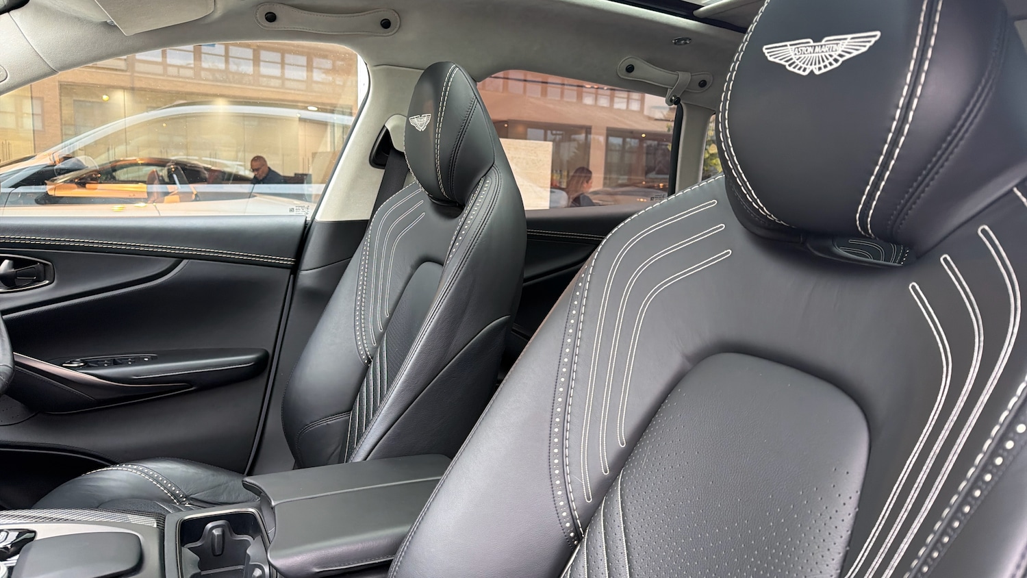 Used Aston Martin DBX 2020 for sale - 77668286: Photo 15