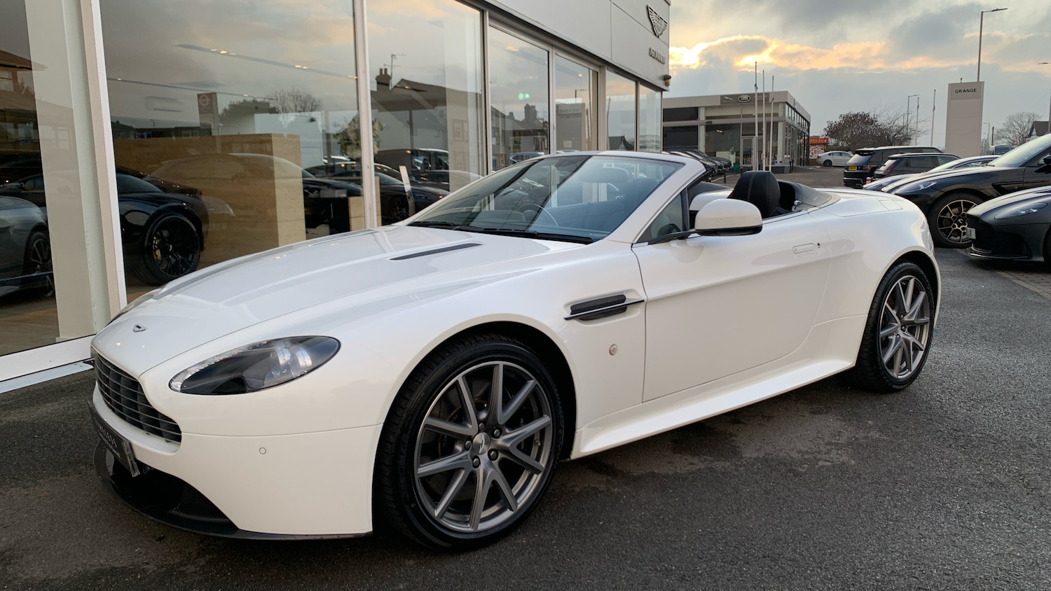 Used Aston Martin Vantage 2013 for sale - 77073000: Photo 23