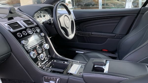 Used Aston Martin DBS 2011 for sale - 75731381: Photo 24