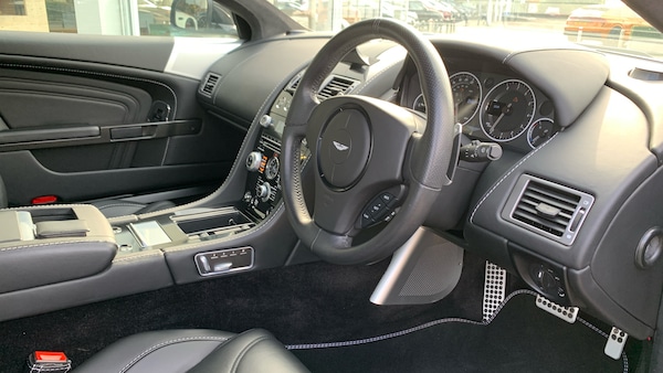 Used Aston Martin DBS 2011 for sale - 75731381: Photo 3