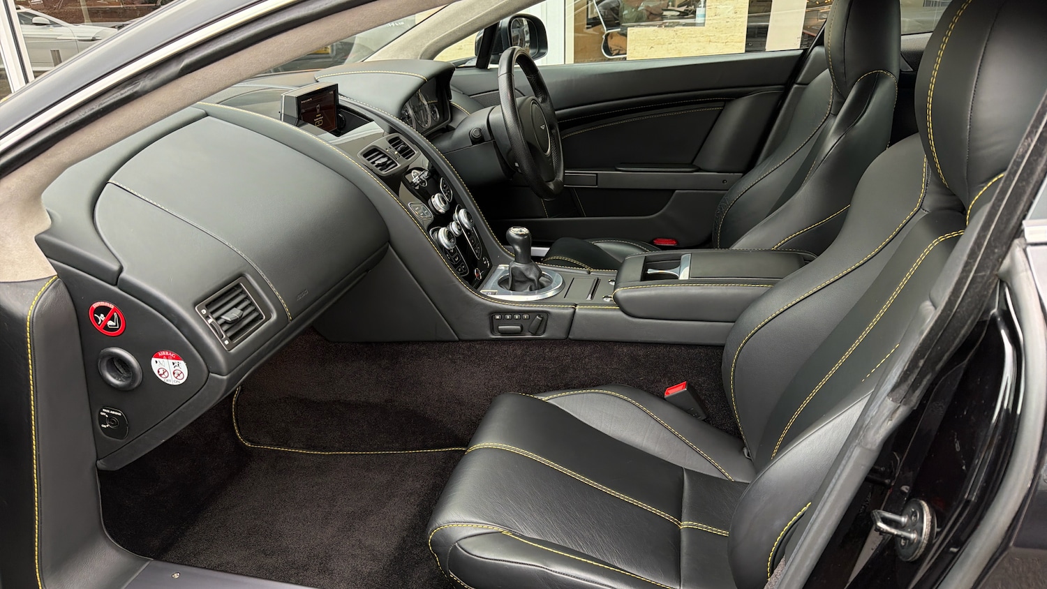 Used Aston Martin Vantage for sale - 77535748: Photo 16