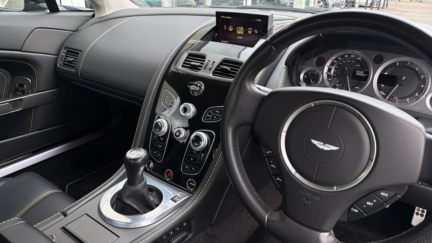 Used Aston Martin Vantage for sale - 77535748: Photo 9